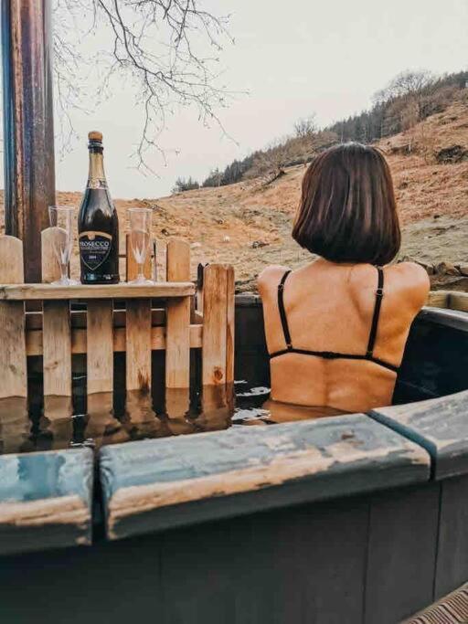Ash Winter Retreat- Hot Tub & Log Bruner Barmouth Exterior photo